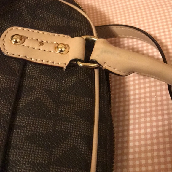 USED ONCE MICHAEL KORS SATCHEL - Picture 5 of 5